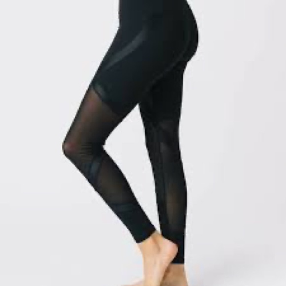 Zyia Leggings Black Ribbon Mesh Luxe